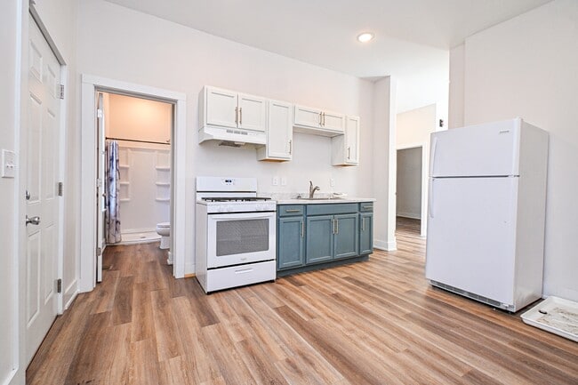 Building Photo - 4151 Chambers St