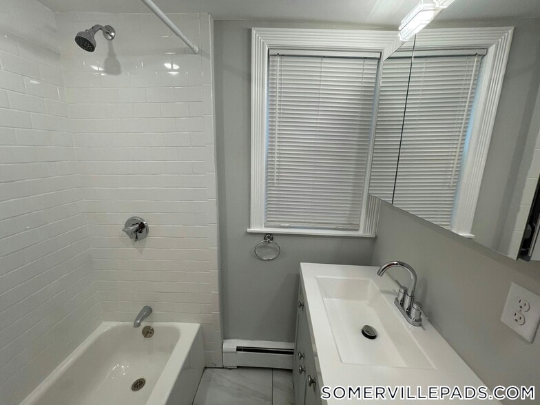 Building Photo - 309 Highland Ave