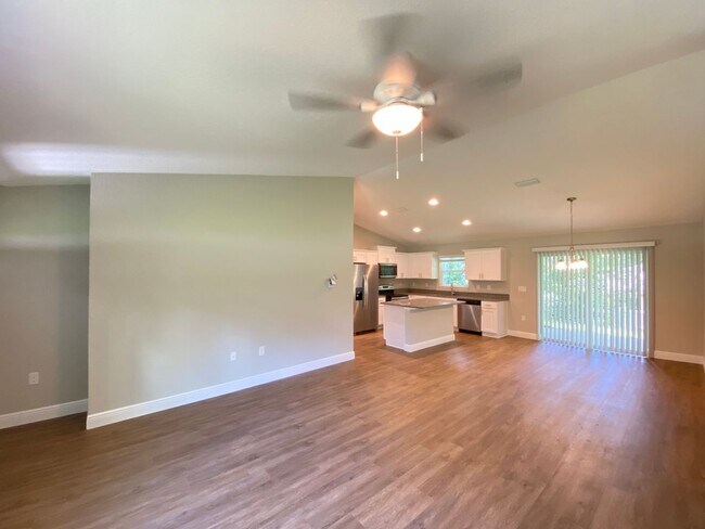 Building Photo - Beautiful home in Citrus Springs.