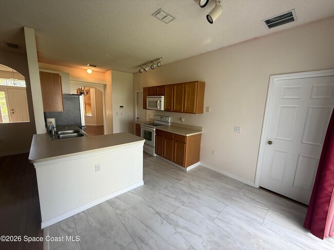 Building Photo - 2741 Woodstream Cir