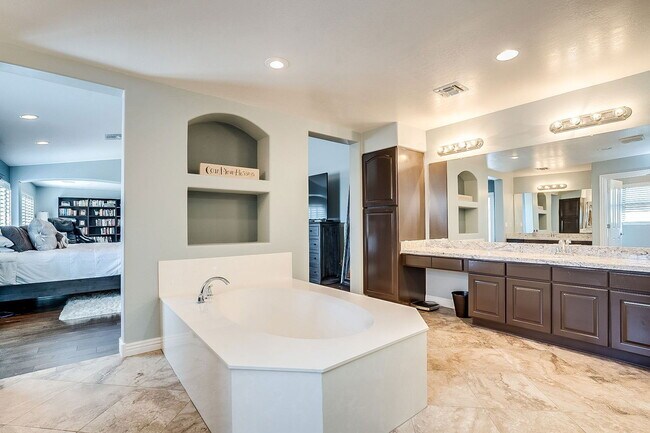 Building Photo - 7543 E Kael Cir