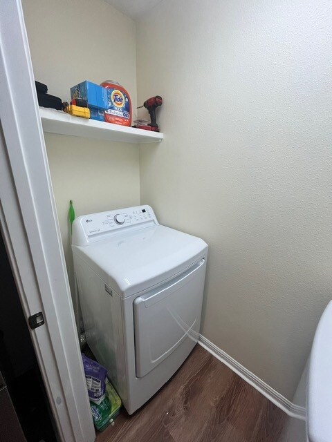 Dryer - 6900 E Riverside Dr