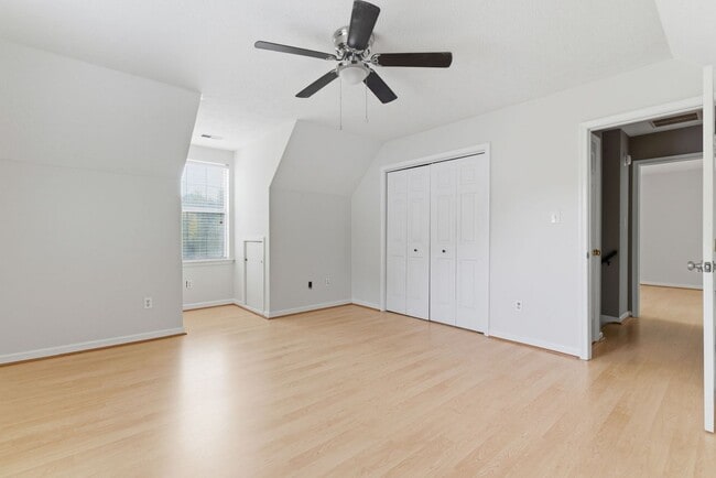 Building Photo - Covenient location in Fox Ridge subdivisio...