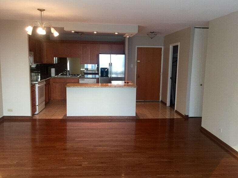 Building Photo - 211 E Ohio St