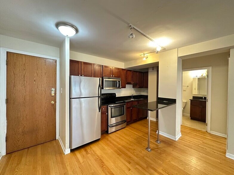 Building Photo - 4180 N Marine Dr