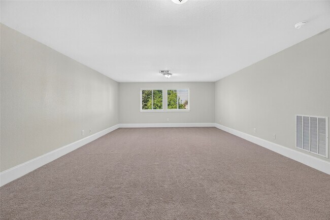 Building Photo - 10510 Trinity Springs Dr