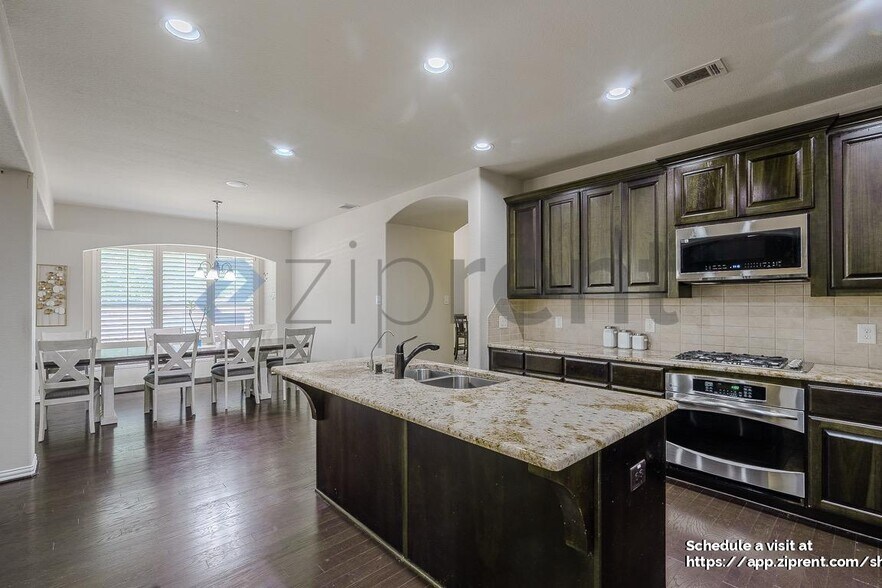 Building Photo - 27115 Downing Park Blvd