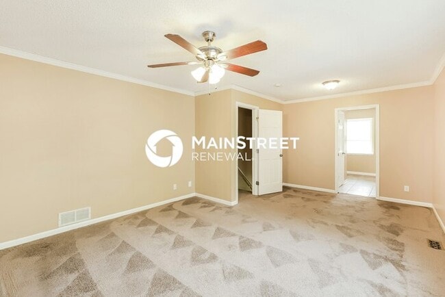 Building Photo - 4 Bedroom Pet-Friendly Home in Lansing, KS with Main Street Renewal