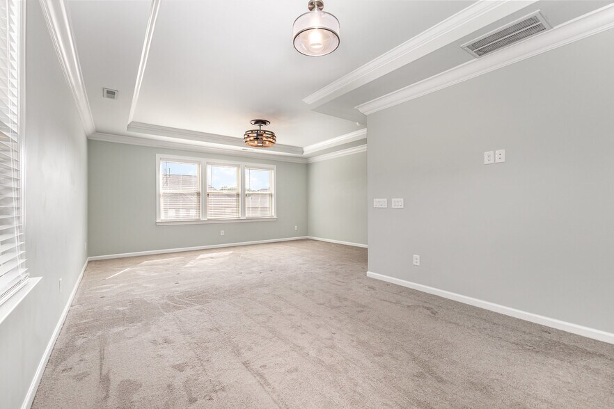 Building Photo - 6225 Majesty Ct