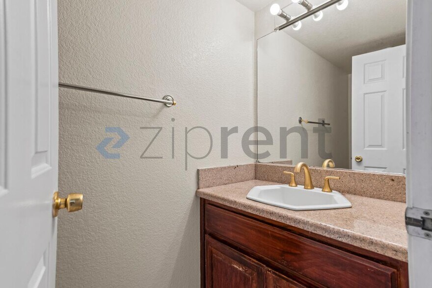 Building Photo - 2030 Laurel Canyon Ct