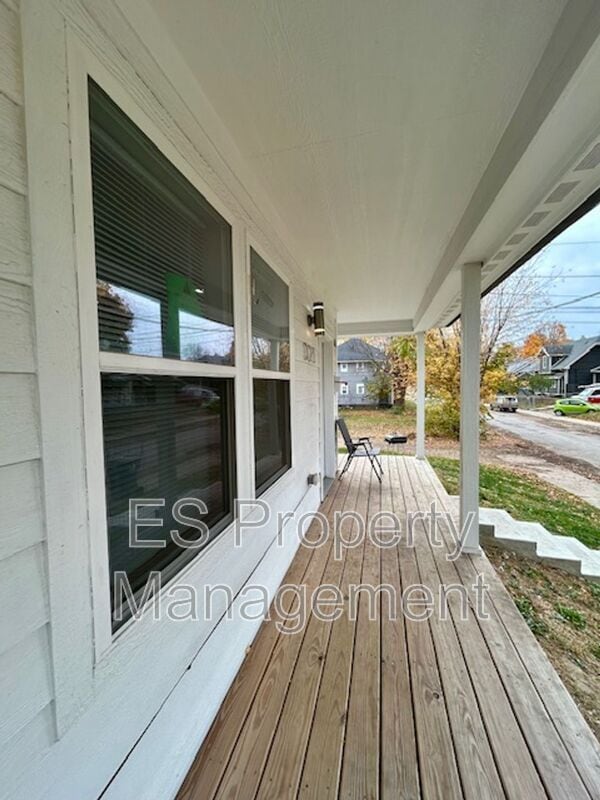 Building Photo - 321 N Kealing Ave