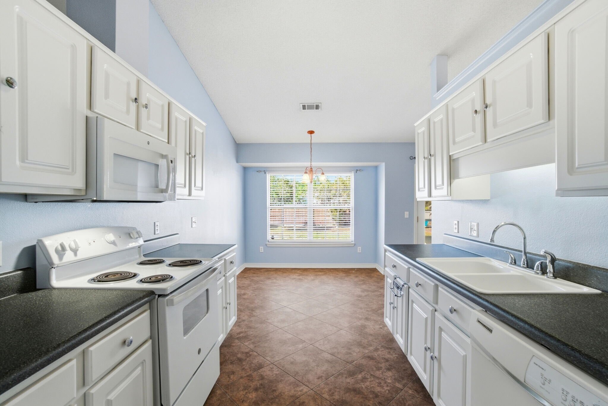 Building Photo - 3315 Bauer Rd