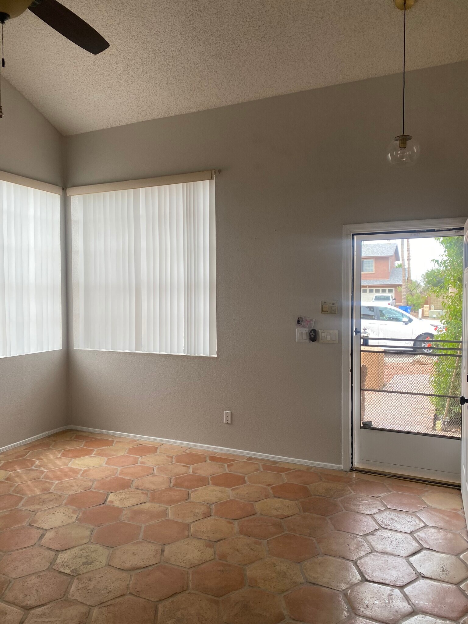 Building Photo - 18837 N 14th Way