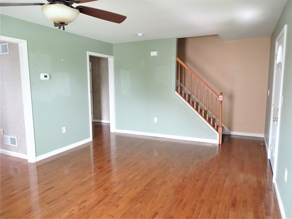 Building Photo - 90 Battens Cir