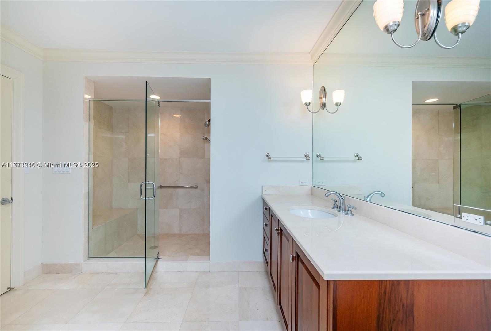 Building Photo - 20201 E Country Club Dr