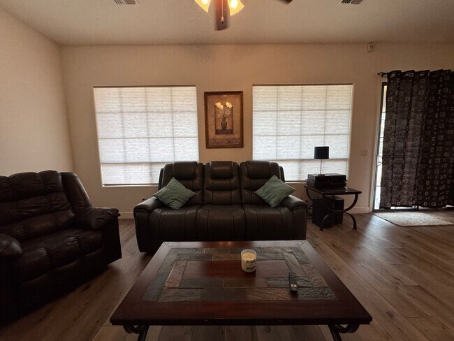 Building Photo - 4 BR Laughlin Ranch Golf Estate Utilities included, Fully furnished on Bullhead Parkway