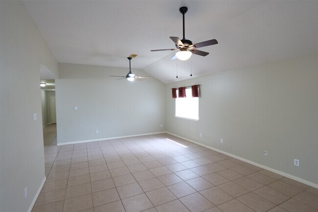 Building Photo - 23135 N Waterlake Dr