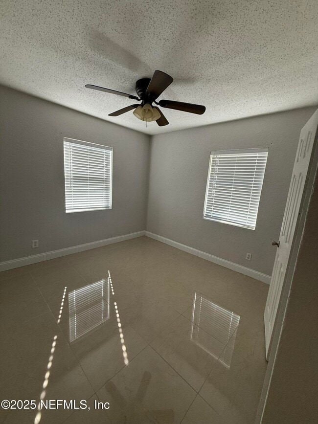 Building Photo - 4037 Bunnell Dr