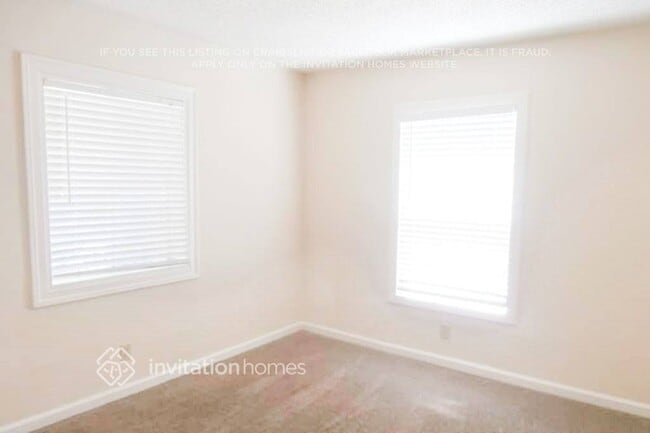 Building Photo - 3200 San Diego Way