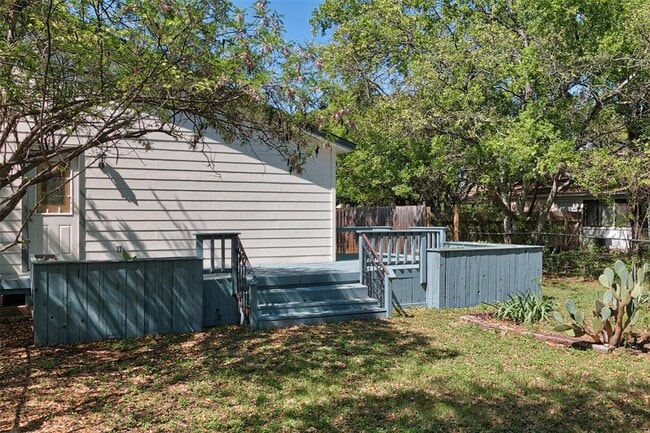 Building Photo - 800 Osage Dr