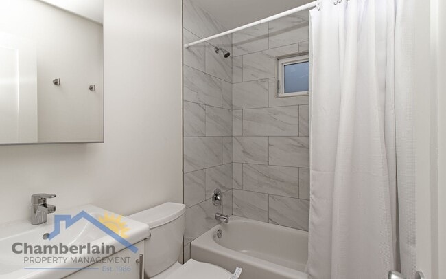 Building Photo - Studio in Oceanside!