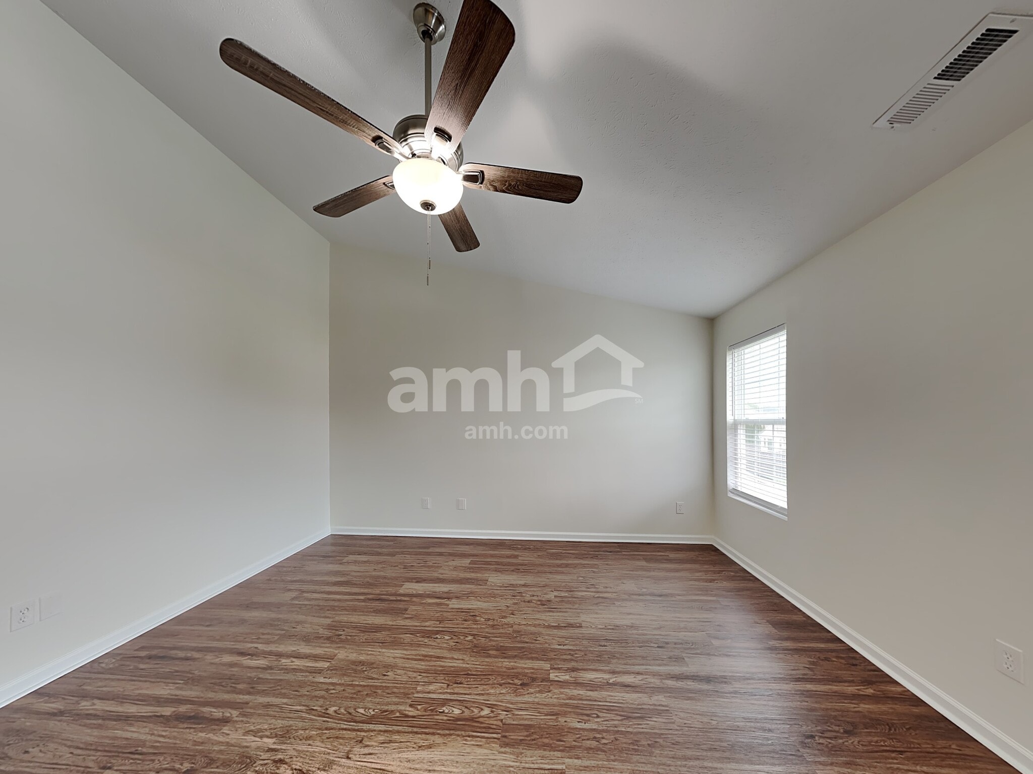 Building Photo - 19327 Fox Chase Dr