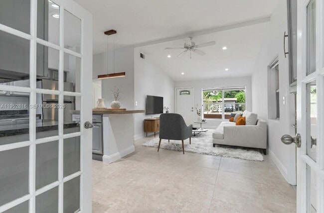 Building Photo - 1032 SW 22nd Terrace