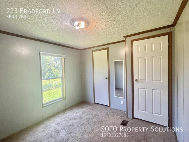 Building Photo - 223 Bradford Ln