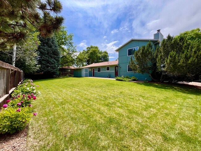 Building Photo - Spacious 4 bed/ 3 bath Two Story Home with Finished Basement - Lawn and Garden Care Included, New...