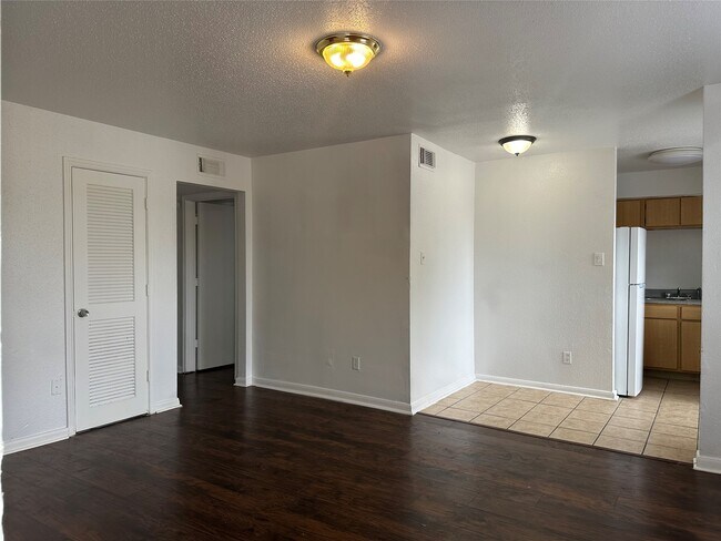 Building Photo - 7201 Hallshire Dr