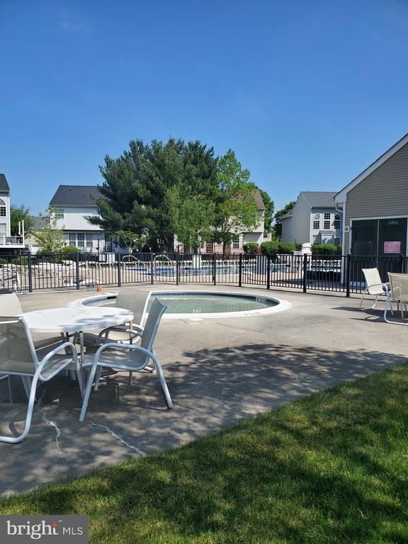 Building Photo - 256 Fountayne Ln