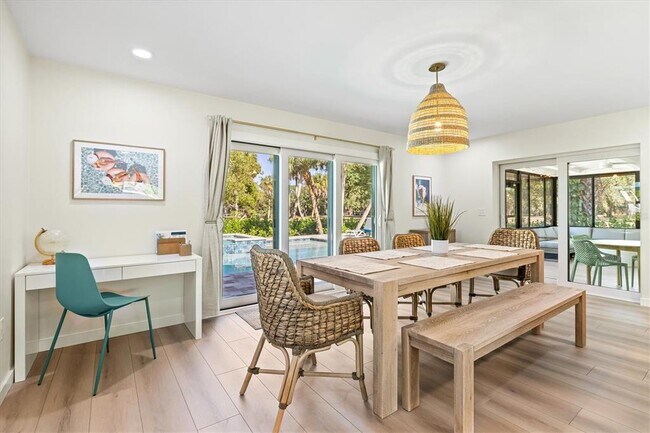 Building Photo - 2641 Hyde Park St