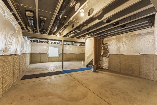 Building Photo - 1319 Theodore Dr