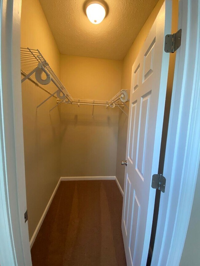 Building Photo - Cozy 3 Bed/2 Bath Home, Centrally Located in a Quiet Cul-de-Sac! *1/2 OFF Security Deposit for Ac...