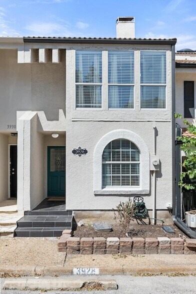 Building Photo - 3928 Mediterranean St