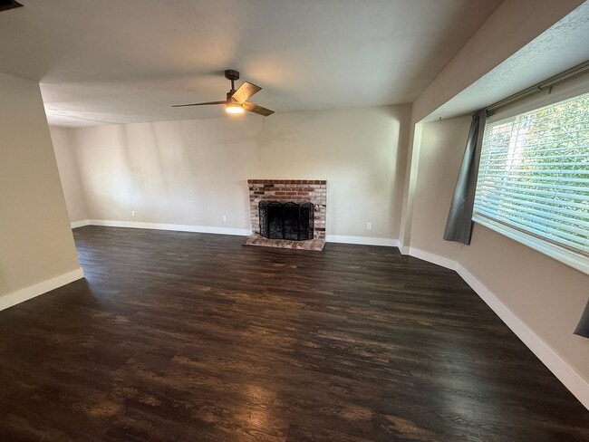 Building Photo - Updated Home in Dixon