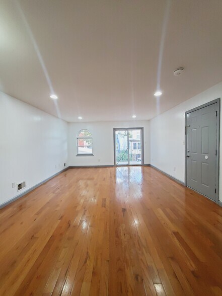 Building Photo - 19 Parnell Pl