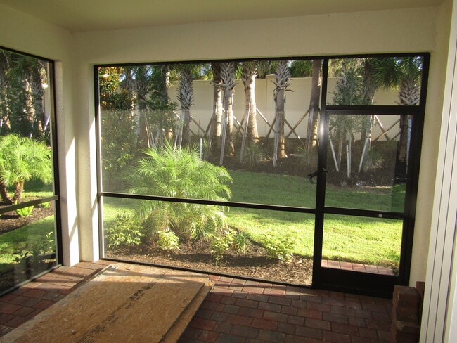 Building Photo - 148 Soliera St