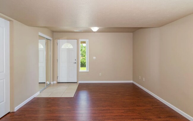 Building Photo - 3612 E Moody Rd