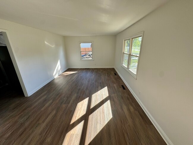 Building Photo - 324 Sturbridge Rd