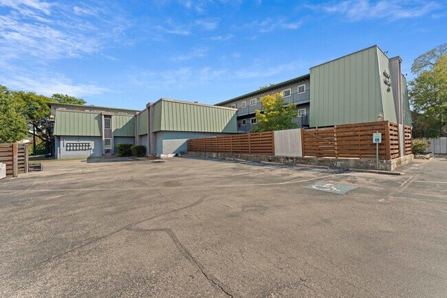 Building Photo - 3815 Guadalupe St