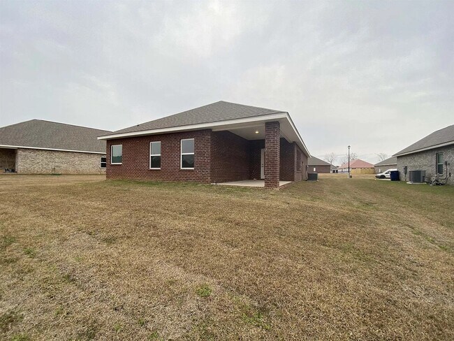 Building Photo - 1348 Rosefield Dr W