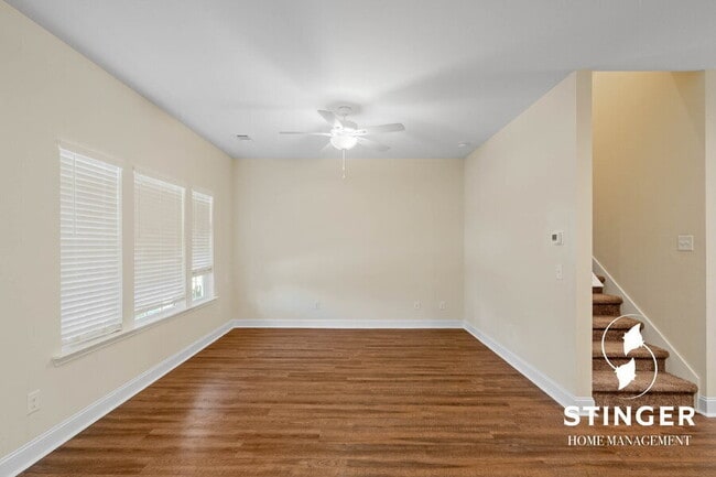 Building Photo - 204 Admiration Ave