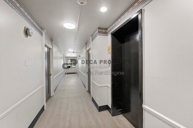 Building Photo - 4020 Lindell Blvd