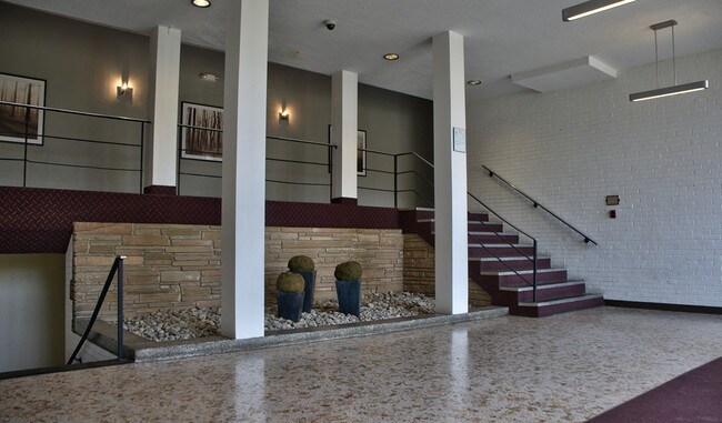 Building Photo - Rockford Apartments