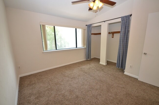 Building Photo - 4037 SW 21st Rd