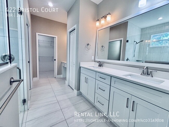 Building Photo - 422 Bristol Ct