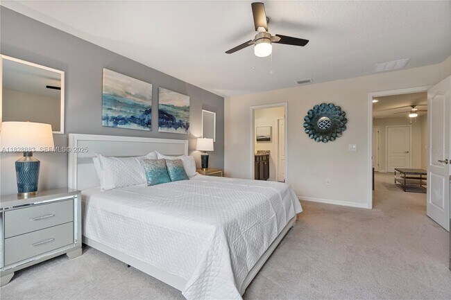 Building Photo - 2428 Dubai St