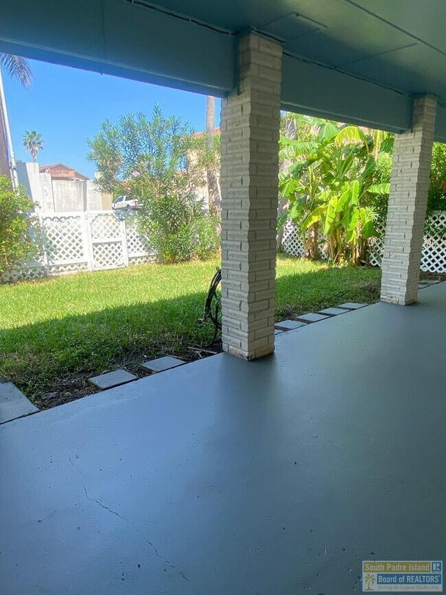 Building Photo - 112 E Constellation Dr