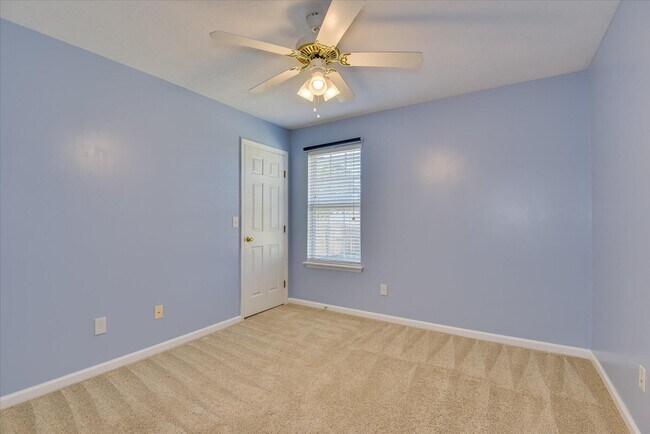 Building Photo - 703 Cannock Loop